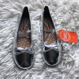 Girls Wonder Nation Metallic Silver Ballet Casual Flats Size 5 Youth Memory Foam